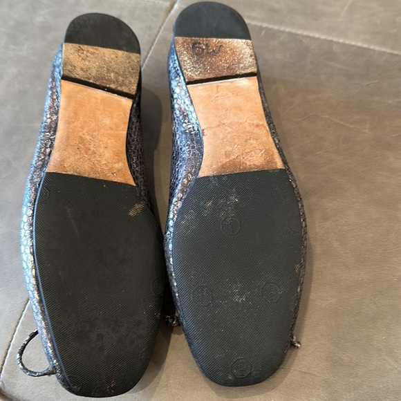 Stuart Weitzmam Pewter Snake Embossed Ballet Flats Size 7.5 - Picture 6 of 11